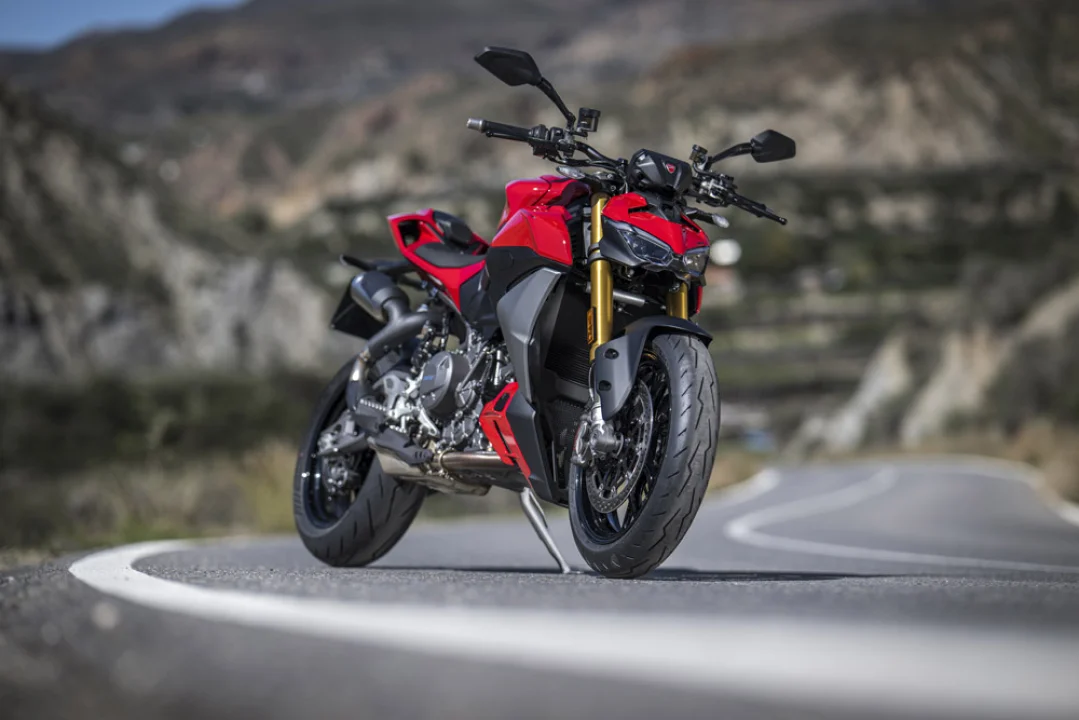 2025 Ducati Streetfighter V2 S İncelemesi