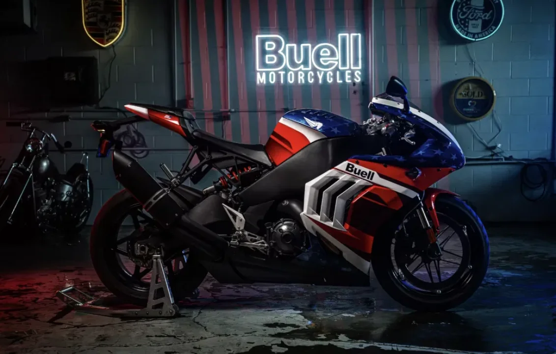 Buell Freedom Edition Hammerhead 1190: Yıldızlar ve Çizgilerle Güç ve Performansın Buluşması