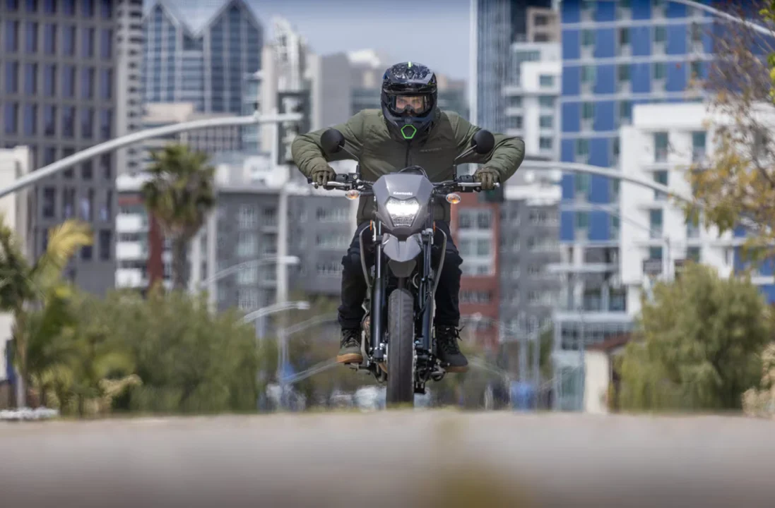 2025 Kawasaki KLX230SM ABS İncelemesi
