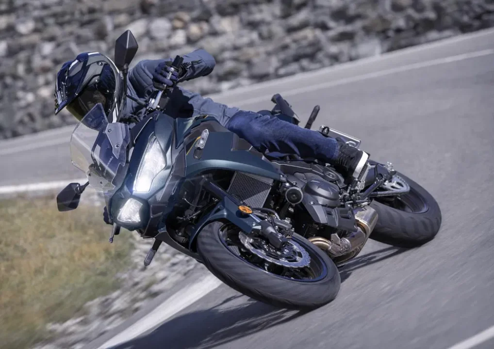 2026 Kawasaki Versys 650 İncelemesi: Yeni Renkler, Küçük Güncellemeler ve Büyük Deneyim