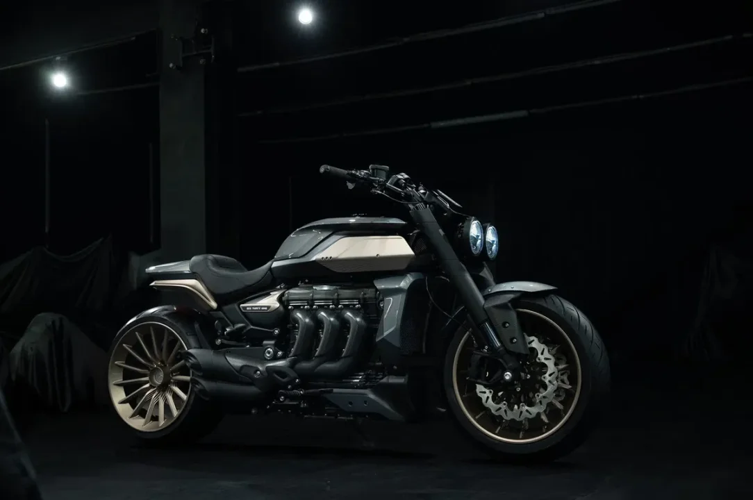 Özel Triumph Rocket 3 “Agostino”