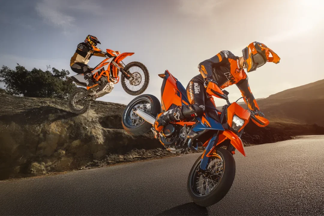 2026 KTM 690 Enduro R ve 690 SMC R İncelemesi