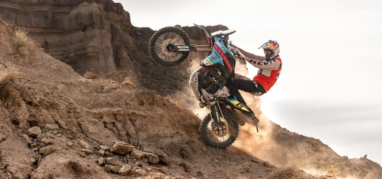 Rev’it ve Pol Tarres’ten Yeni Macera Sürüş Koleksiyonu: Off-Road Tutkunlarına Özel Ekipmanlar