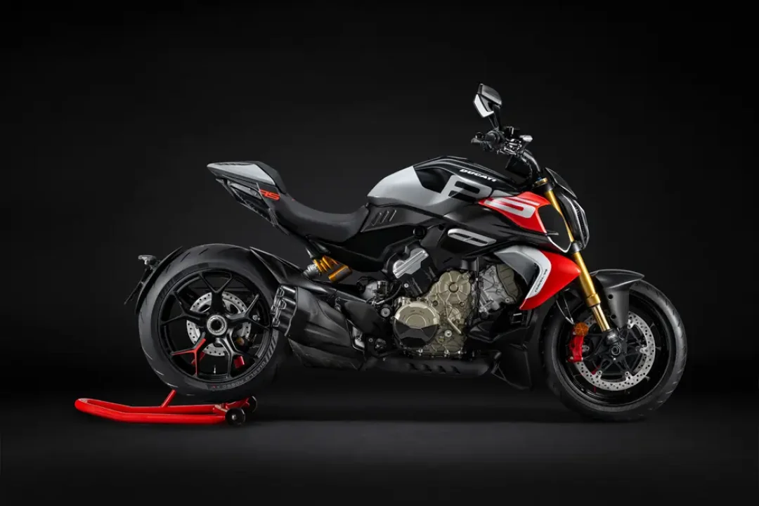 Ducati Diavel V4 RS İncelemesi: Panigale Motorlu 180 bg’lik Kas Kruvazörü