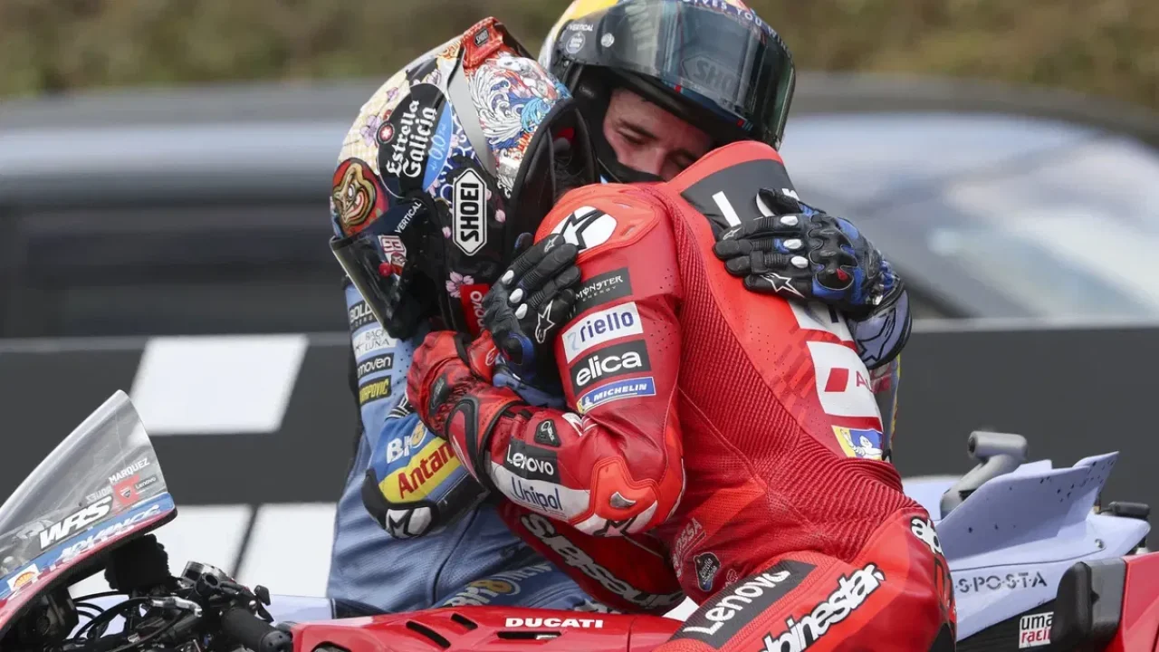 Marc Marquez Motegi Shoei X-SPR Pro Kask İncelemesi
