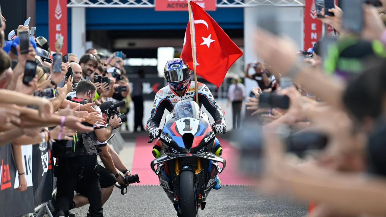 Toprak Razgatlıoğlu Üçüncü Kez Dünya Şampiyonu!