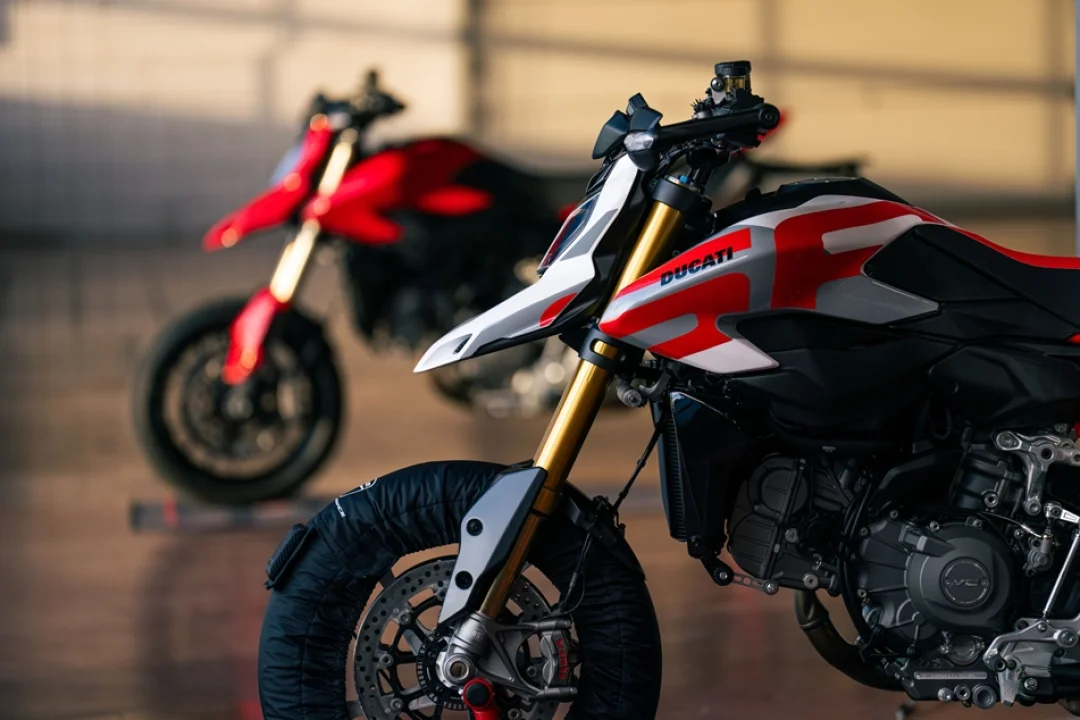 2026 Ducati Hypermotard V2  İncelemesi