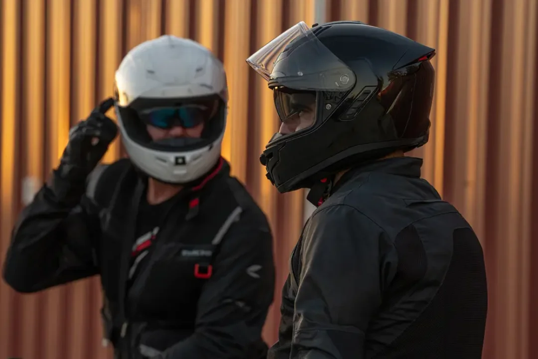 Sena 2026 Kask Serisi İncelemesi – Phantom, Outlander, Spectre ve Outstar 2