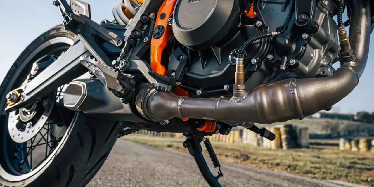 KTM 390 Serisi İçin Yeni Geri Çağırma: Yan Ayaklık Yayı Değiştiriliyor