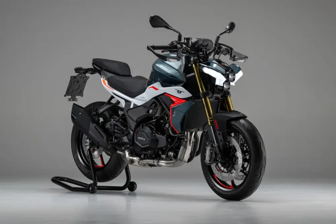 Benelli Tornado Naked Twin 550 ve TRK 602 X İncelemesi