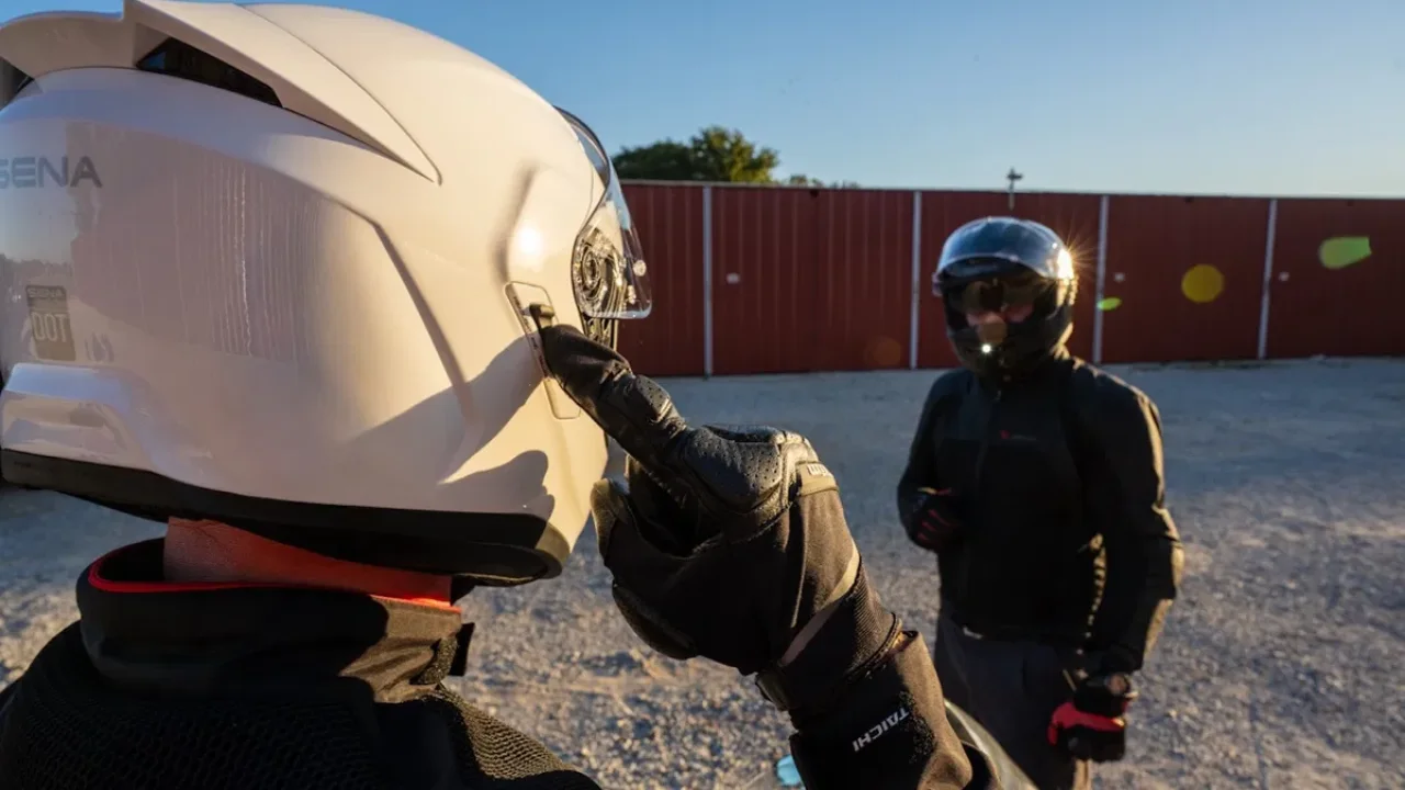 Sena Phantom ANC İncelemesi: Aktif Gürültü Engellemeli En Sessiz Motosiklet Kaskı Olabilir mi?