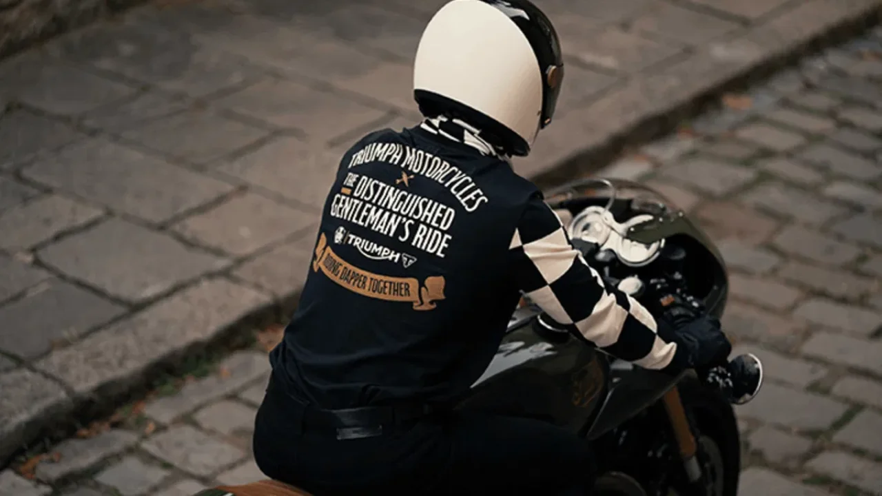 Yeni Triumph x DGR Giyim Koleksiyonu Tanıtıldı: Stil, Miras ve Sosyal Sorumluluk Bir Arada