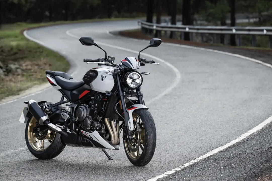 2026 Triumph Trident 800 İncelemesi