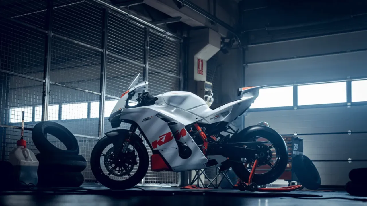 KTM 990 RC R Track İncelemesi