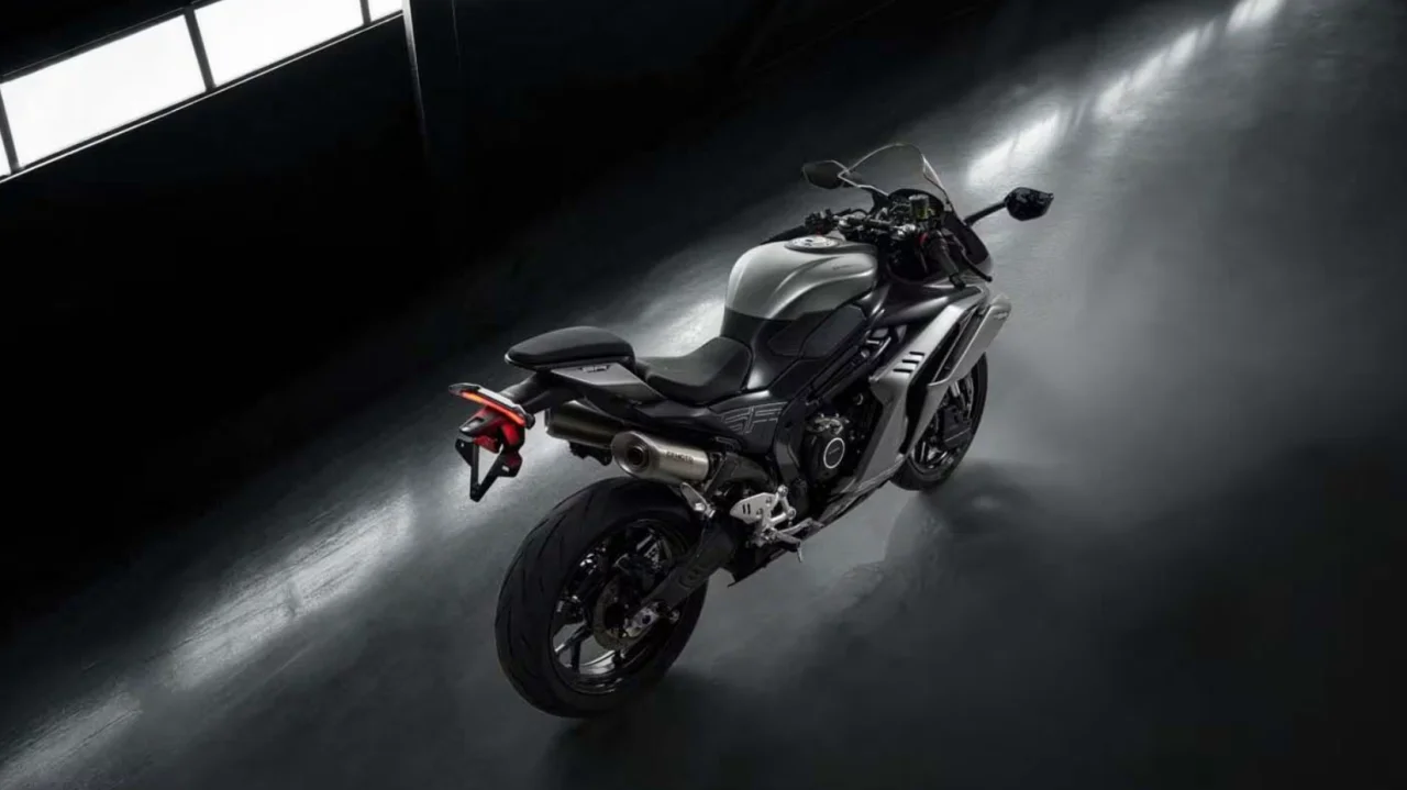 CFMoto 500SR İncelemesi