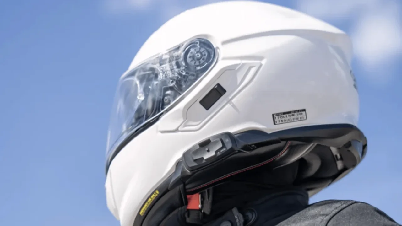 Cardo Packtalk-S ve 4X-S İncelemesi: Shoei Gen 3 Kasklar İçin Kusursuz Entegrasyon