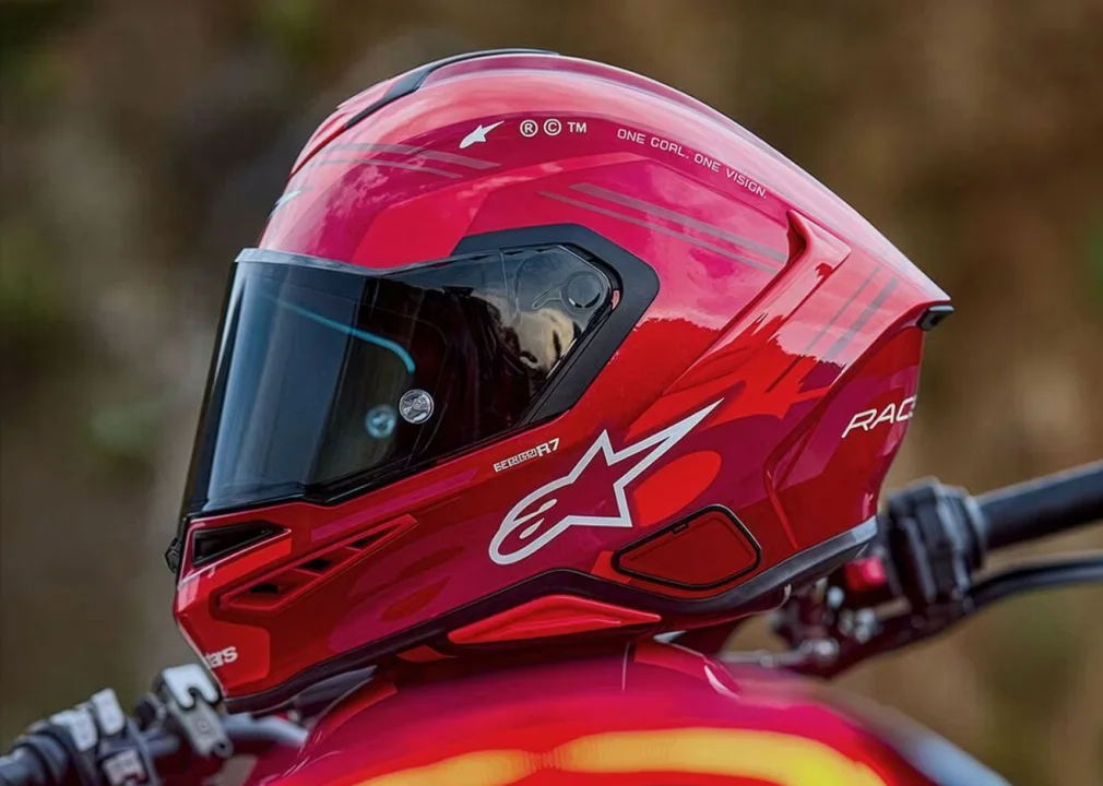 2026 Alpinestars Supertech R7 Kask İncelemesi