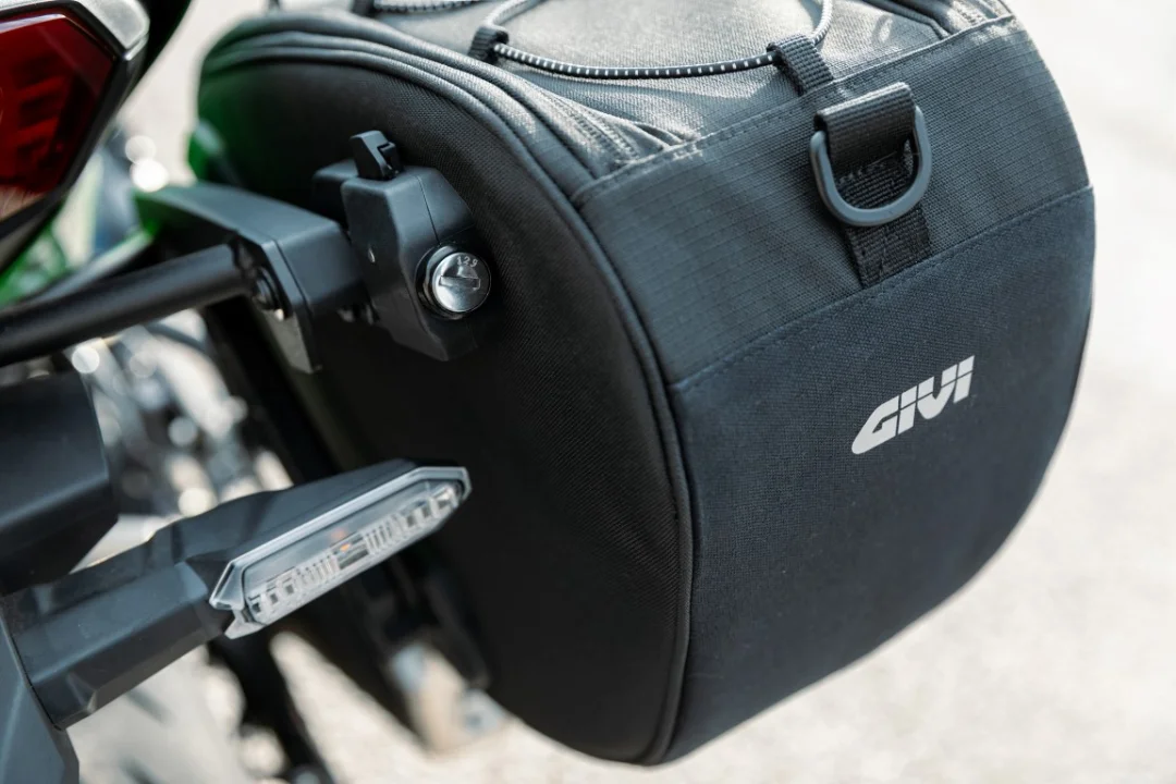 GIVI Stealth İnceleme: Yan Bagaj Sisteminde Yeni Dönem Başlıyor