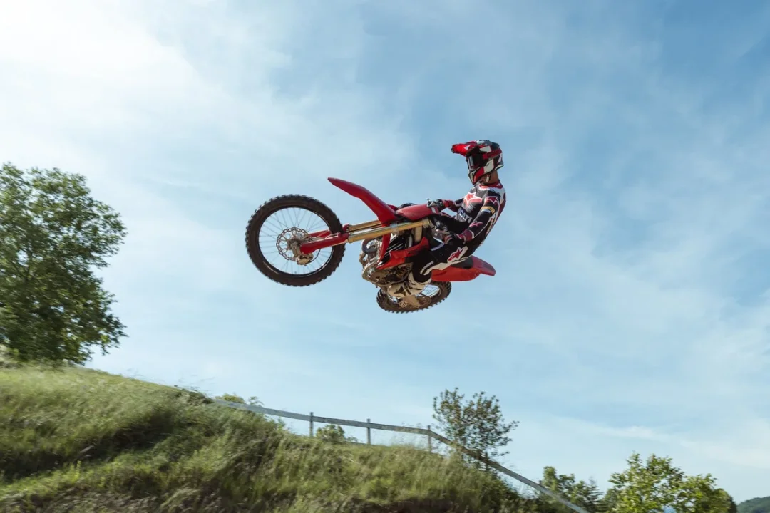 2027 Ducati Desmo250 MX İncelemesi