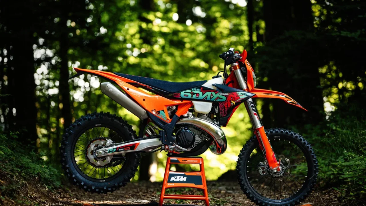 2027 KTM 6Days Enduro Serisi Tanıtıldı: 100. Yıla Özel Yarış Donanımı ve Fiyatları
