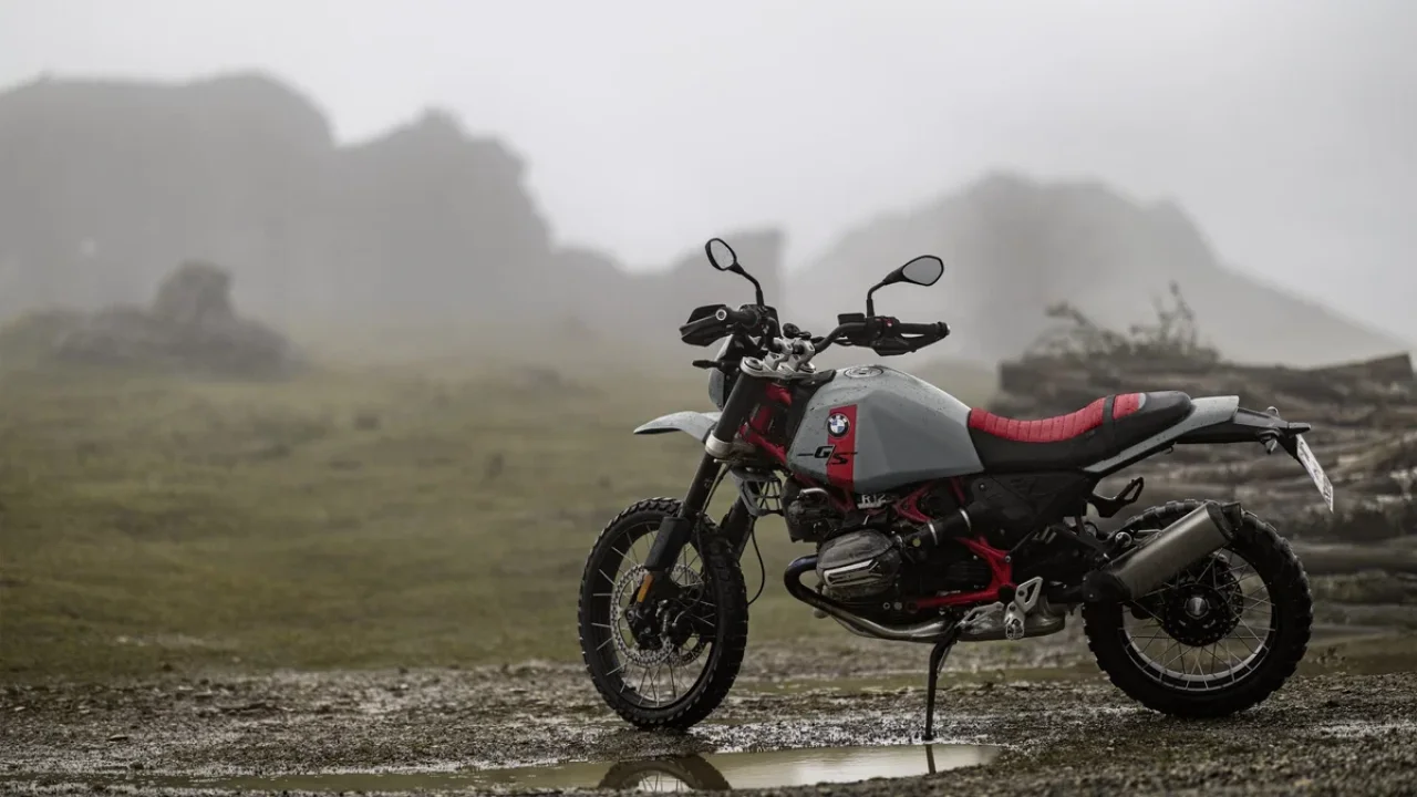 BMW R12 G/S, F900 R ve R1300 RS 2027 Güncellemesi Tanıtıldı! Yeni Renkler, Donanımlar ve M Paketleri