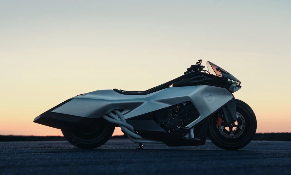 BMW Concept RR Seri Üretime Çok Yakın! Patent Başvurusu Büyük Sürprizi Ortaya Çıkardı
