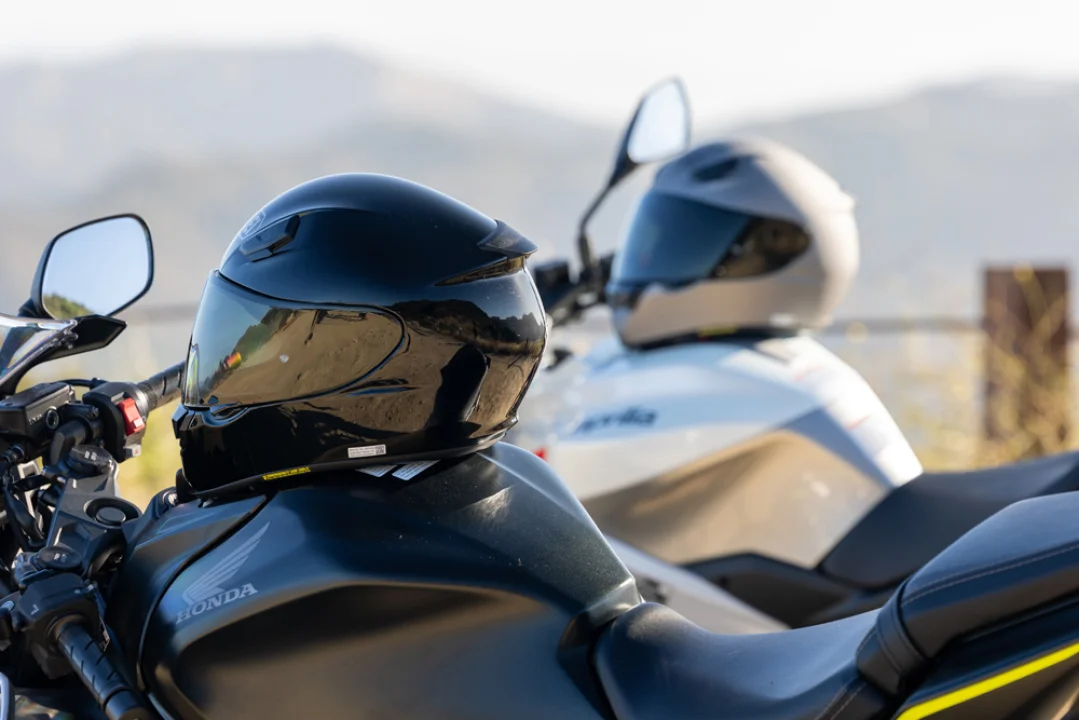 Shoei RF-SR2 Tam Yüz Kask İncelemesi