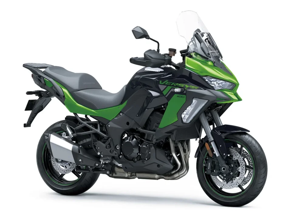 2027 Kawasaki Ninja 1100SX ve Versys 1100 Yenilendi: Yeni Renk Seçenekleri Dikkat Çekiyor