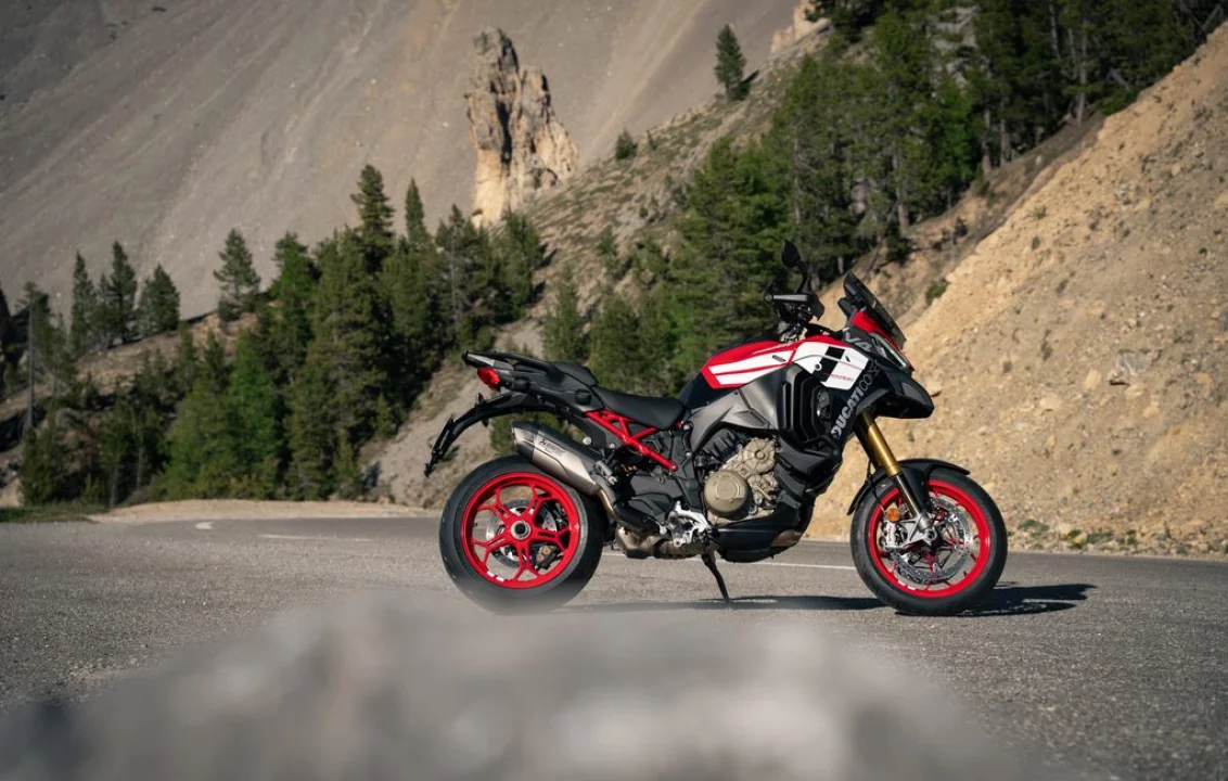 2027 Ducati Multistrada V4 Pikes Peak: Özellikleri ve Fiyatı