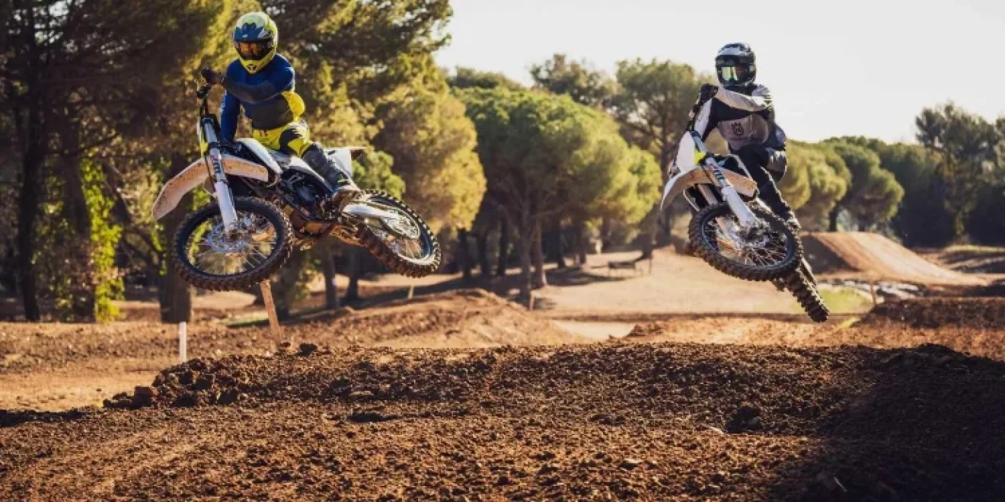 2025 Husqvarna Motokros Modelleri: TC 150 ve TC 300 ile Yeni Standartlar Belirleniyor